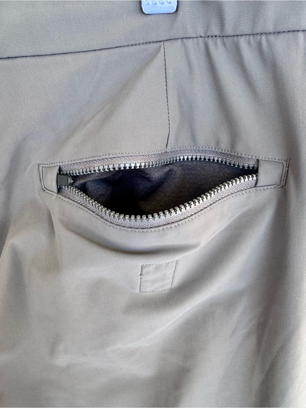 Vuori Men's Jogger Pants in Slate Gray - Picture 6 of 9